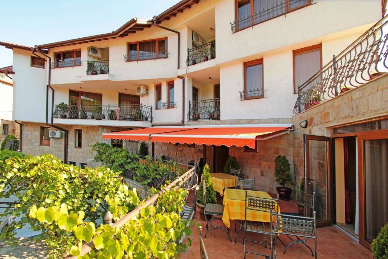 Фото Отели Family Hotel Silvestar Велико-Тырново 2